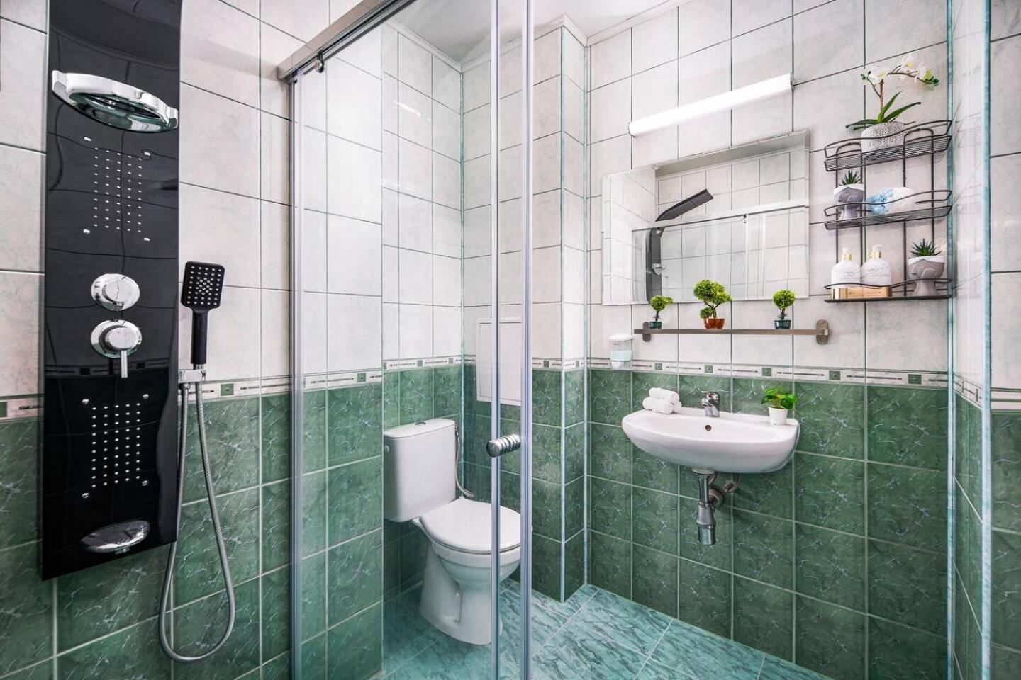 Free Parking & Parliament Is 1 Step Away! Apartment София Екстериор снимка